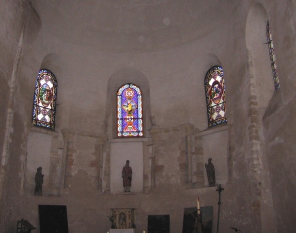 Chœur de l'église Saint-Thibault, à Saint-Thibault-des-Vignes.